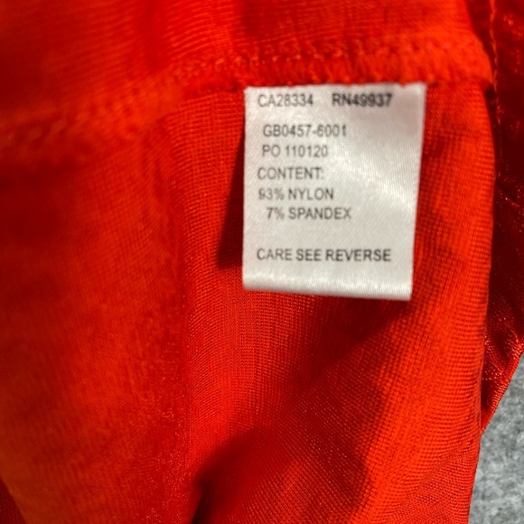 Tail Women’s Shirt Size Medium Short Sleeve Golf Polo Top Red Nylon Tennis - Picture 5 of 7